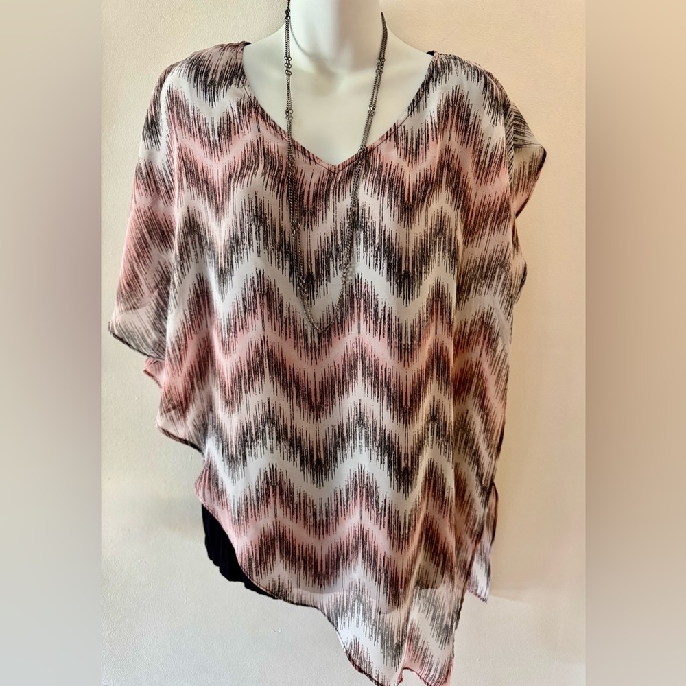 Chic Chevron Women's Blouse in Pink and Black